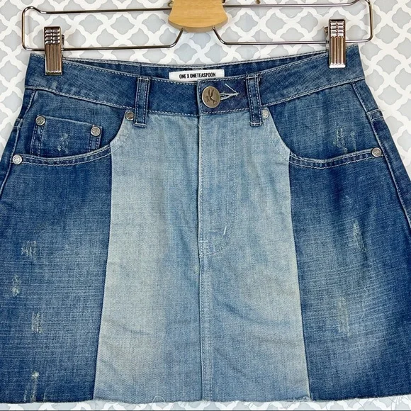 EUC One Teaspoon 2020 Medium Wash Two-Tone Distressed Denim Mini Skirt - Picture 3 of 12